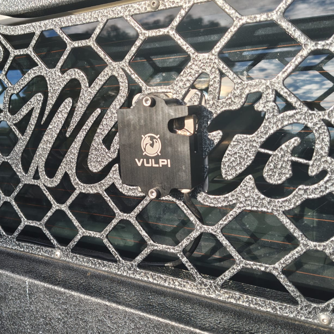 Drop Dog - Latch